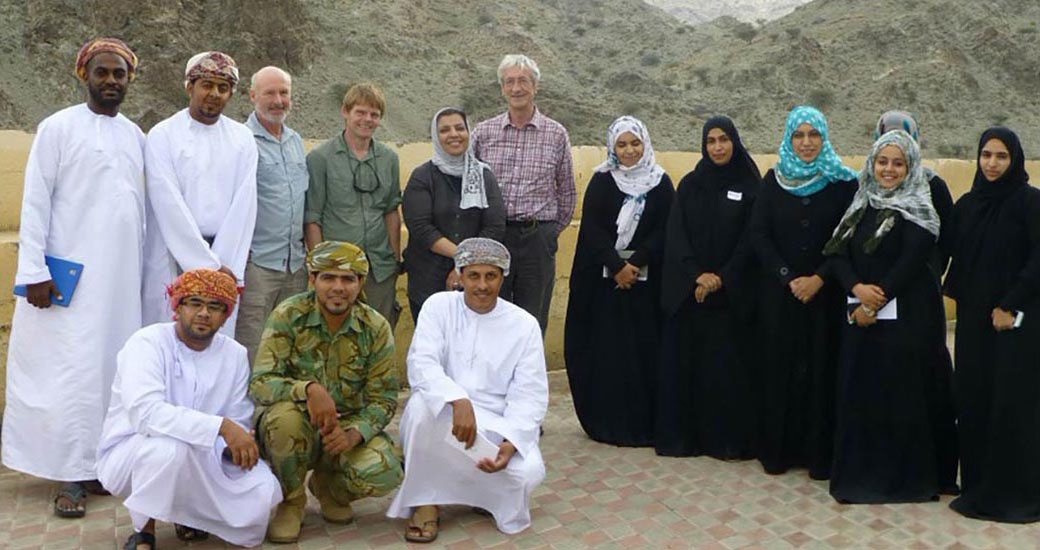 /2010-10-Winser-Oman-Earthwatch-team-at-Wadi-Sareen.jpg
