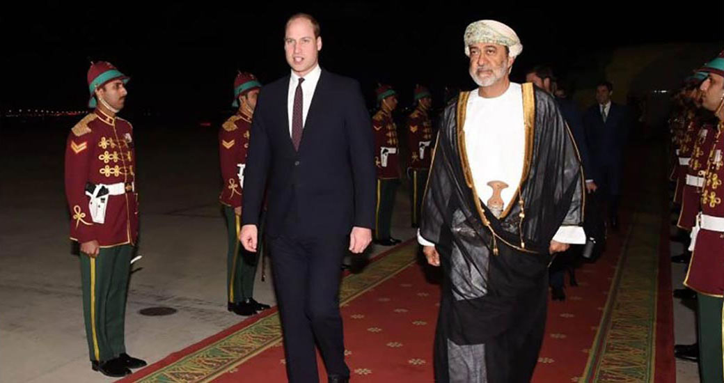 /2010-31-Sayyid-Haithem-greets-Prince-William-03-12-19.jpg